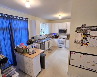 3359 Kentshire Circle - Photo Thumbnail 4