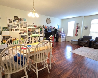 3359 Kentshire Circle - Photo Thumbnail 2