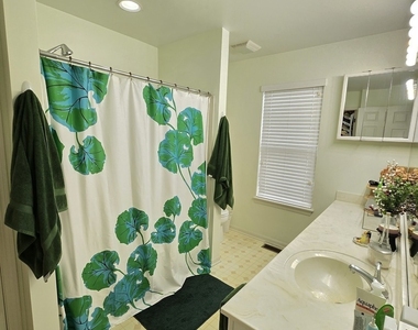 3359 Kentshire Circle - Photo Thumbnail 9