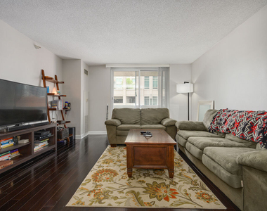 545 N Dearborn Street - Photo Thumbnail 4