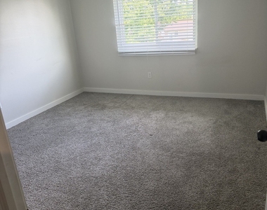 3553 Heatherton Drive - Photo Thumbnail 3