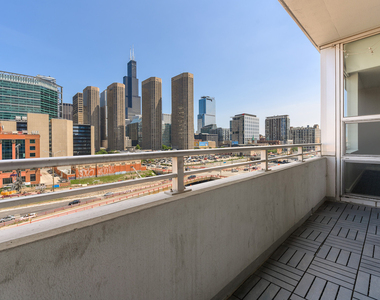 737 W Washington Boulevard - Photo Thumbnail 4