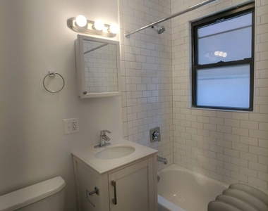 2645 N Spaulding Avenue - Photo Thumbnail 10