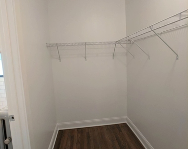 2645 N Spaulding Avenue - Photo Thumbnail 11