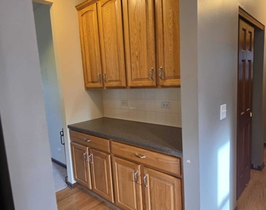 2350 Fishhook Way - Photo Thumbnail 7