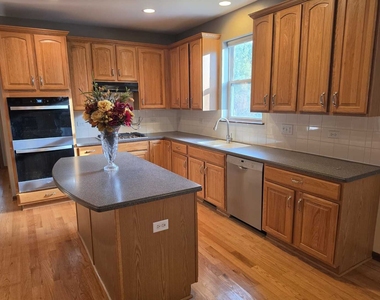 2350 Fishhook Way - Photo Thumbnail 6