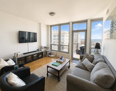 565 W Quincy Street - Photo Thumbnail 5