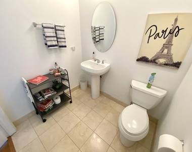 565 W Quincy Street - Photo Thumbnail 6