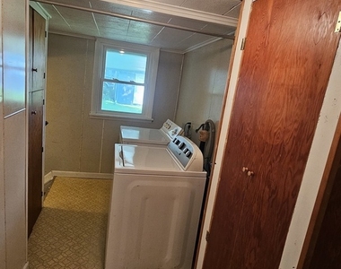 301 N 1st Street - Photo Thumbnail 9