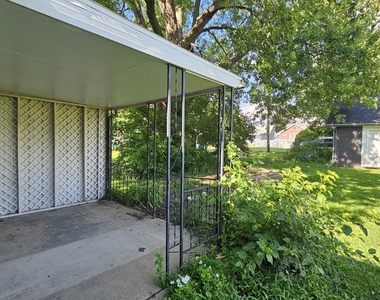 301 N 1st Street - Photo Thumbnail 18