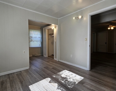 301 N 1st Street - Photo Thumbnail 13