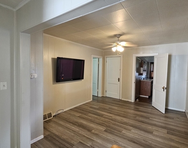 301 N 1st Street - Photo Thumbnail 6
