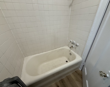 2109 Grove Avenue - Photo Thumbnail 9