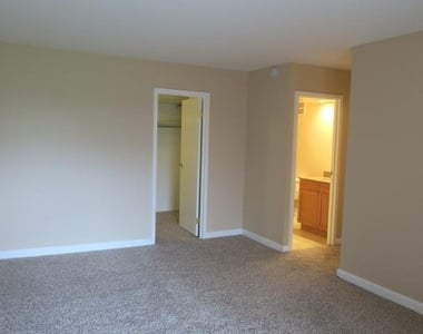 1605 E Central Road - Photo Thumbnail 10