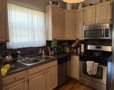 1444 W Walton Street - Photo Thumbnail 6