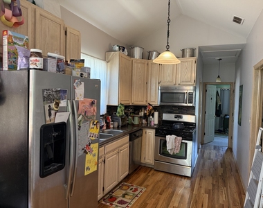 1444 W Walton Street - Photo Thumbnail 4