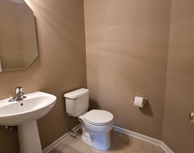 2444 Emily Lane - Photo Thumbnail 21