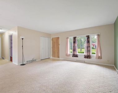 818 Leahy Circle - Photo Thumbnail 3