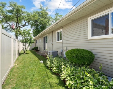 818 Leahy Circle - Photo Thumbnail 28