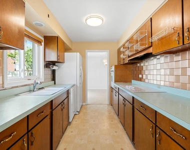 818 Leahy Circle - Photo Thumbnail 15