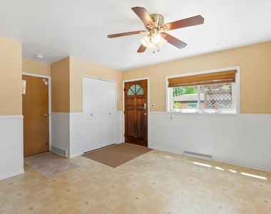 818 Leahy Circle - Photo Thumbnail 17