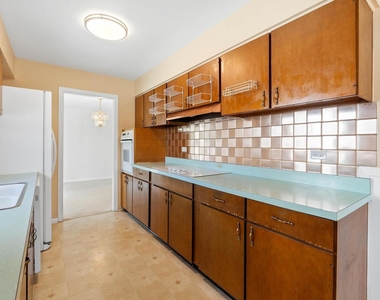 818 Leahy Circle - Photo Thumbnail 14