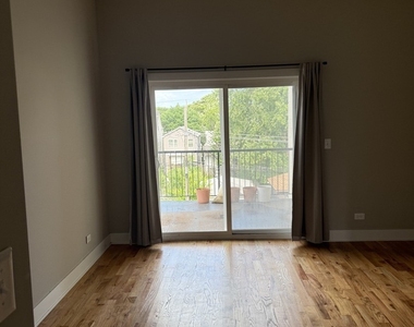 1629 N Spaulding Avenue - Photo Thumbnail 9