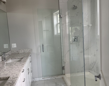 1629 N Spaulding Avenue - Photo Thumbnail 8