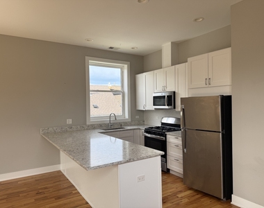 1629 N Spaulding Avenue - Photo Thumbnail 4