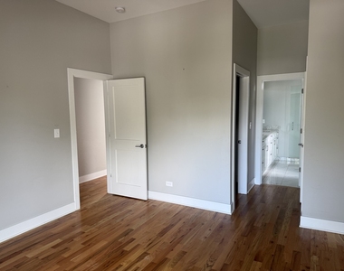1629 N Spaulding Avenue - Photo Thumbnail 6
