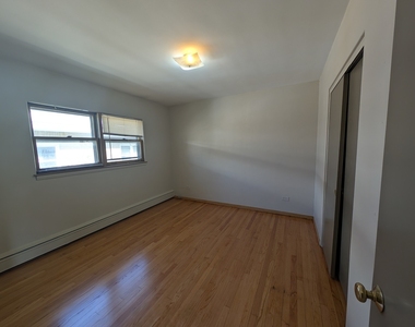 300 Burlington Avenue - Photo Thumbnail 3