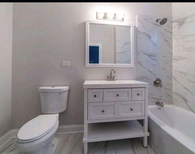 5826 S Michigan Avenue - Photo Thumbnail 11