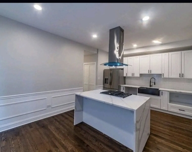 5826 S Michigan Avenue - Photo Thumbnail 4