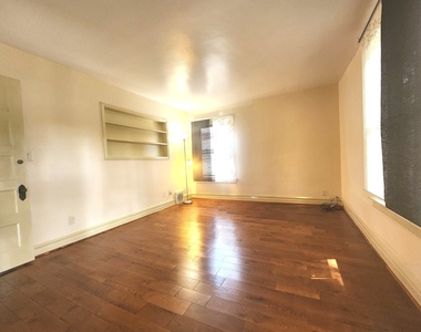 1018 S Maple Avenue - Photo Thumbnail 2