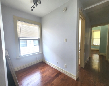 1018 S Maple Avenue - Photo Thumbnail 3