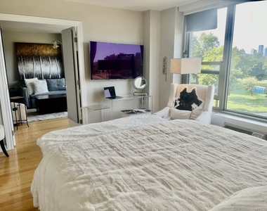 1550 N Lake Shore Drive - Photo Thumbnail 16
