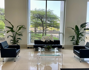 1550 N Lake Shore Drive - Photo Thumbnail 7