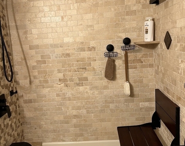 1550 N Lake Shore Drive - Photo Thumbnail 17