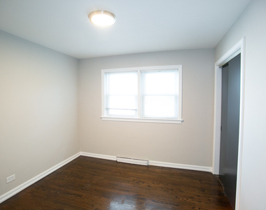 8837 S Talman Avenue - Photo Thumbnail 12