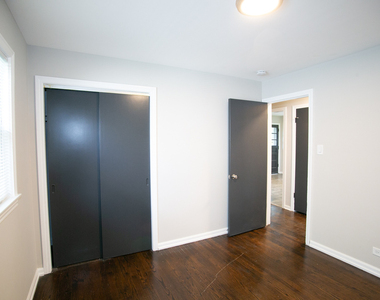 8837 S Talman Avenue - Photo Thumbnail 11