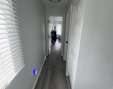 352 Bristol Lane - Photo Thumbnail 4