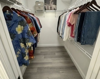 352 Bristol Lane - Photo Thumbnail 8