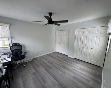 352 Bristol Lane - Photo Thumbnail 9