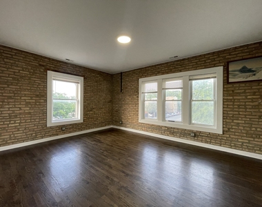 3935 W Division Street - Photo Thumbnail 4
