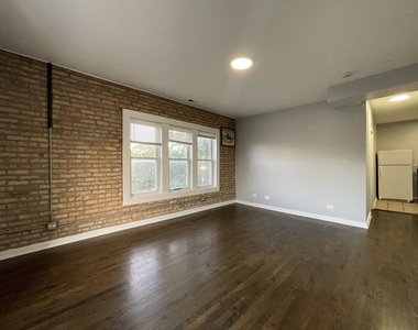 3935 W Division Street - Photo Thumbnail 5