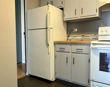 5100 N Marine Drive - Photo Thumbnail 11