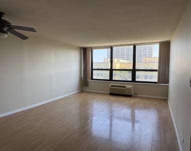 5100 N Marine Drive - Photo Thumbnail 6