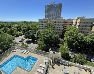 5100 N Marine Drive - Photo Thumbnail 25
