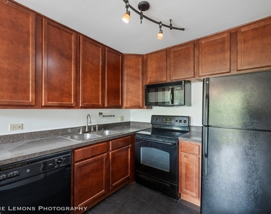 6004 E Lake Drive - Photo Thumbnail 7