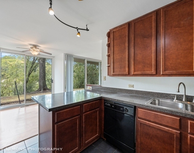 6004 E Lake Drive - Photo Thumbnail 8